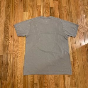 Men’s large Lululemon workout tee